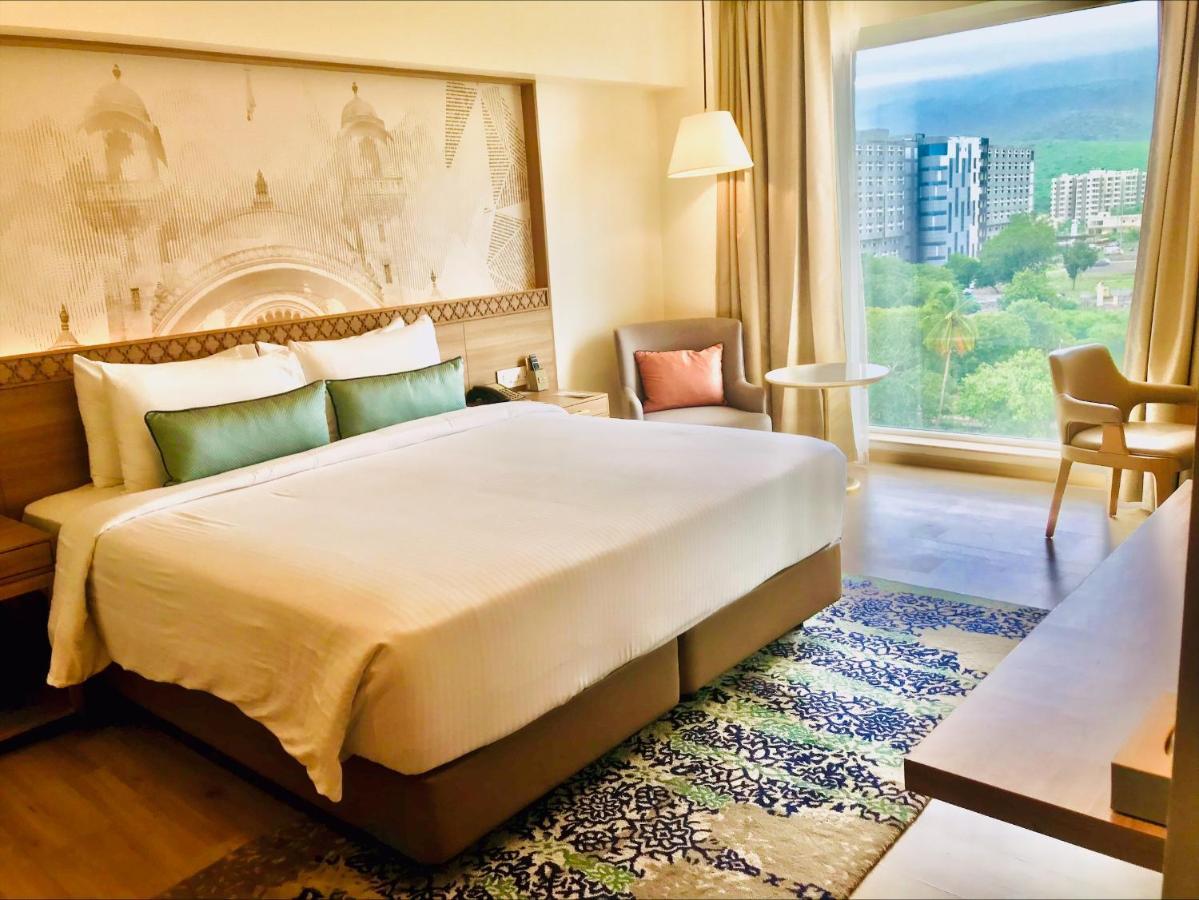 Bellevue Sarovar Premiere Junagadh Exteriör bild