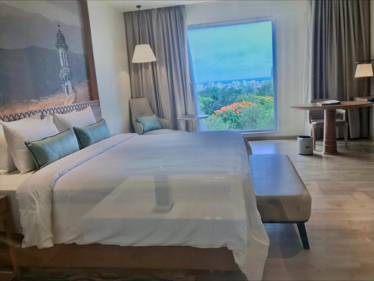 Bellevue Sarovar Premiere Junagadh Exteriör bild