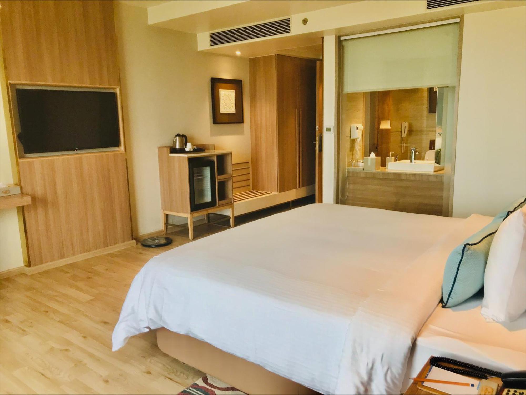 Bellevue Sarovar Premiere Junagadh Exteriör bild