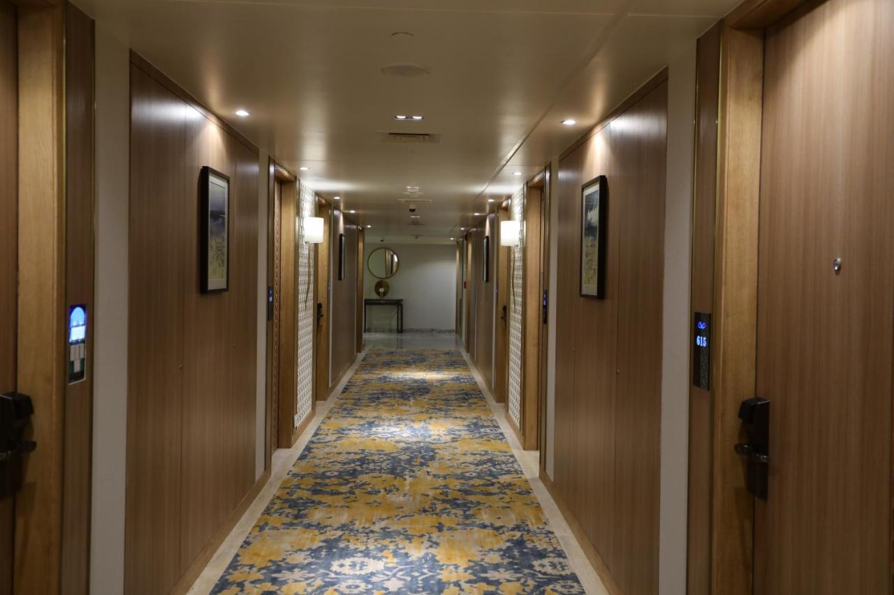 Bellevue Sarovar Premiere Junagadh Exteriör bild